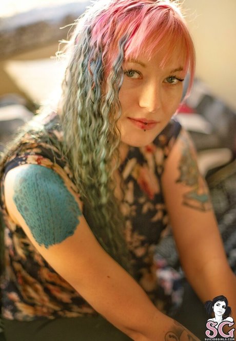 Venomousrose model exclusive pics