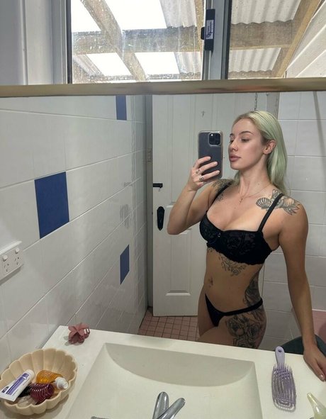 Maddison James model pornographic images