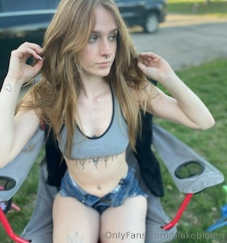 blakebloom nude star picture