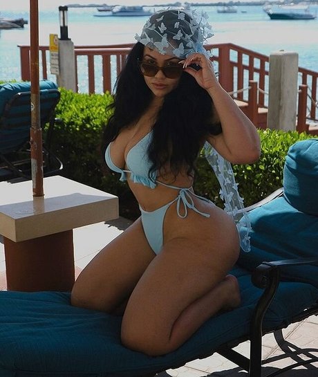 Roxsana Diaz model nude photos