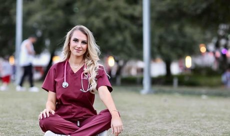 Emilee Atchley star sexy photo