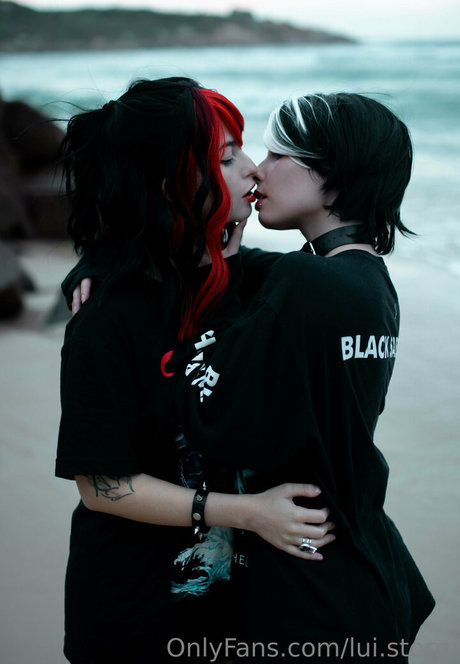 lui storm model perfect pictures