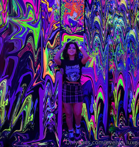 evelyn luxe art star photos