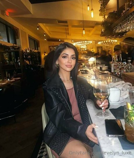 evelyn luxe beautiful actress gallery