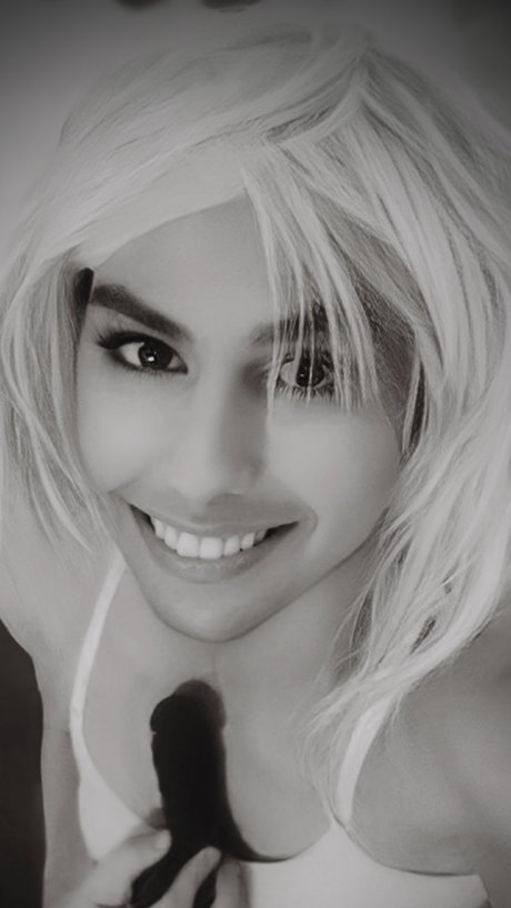 LunaRubyX high quality model pic