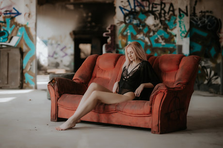 Nikolet_ art star galleries