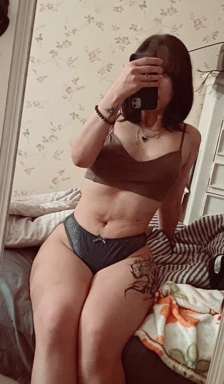 Scarletspyada sexy pornstar pics