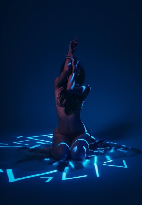 yu___sushi art star gallery