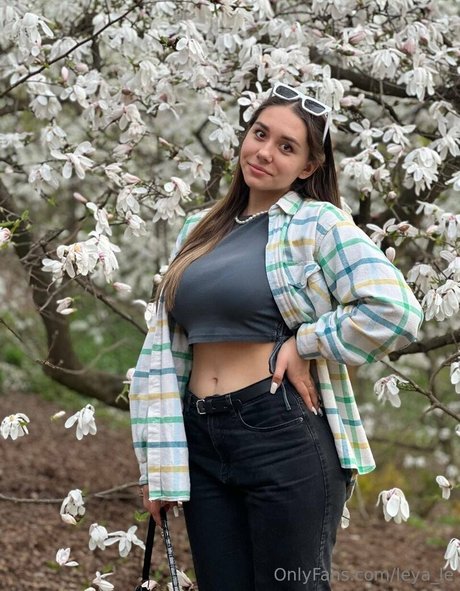 leya le pornstar free img