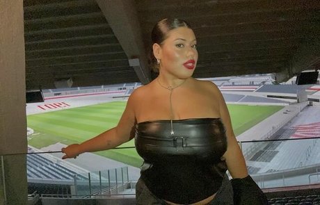 Victoria Zoto exclusive model img