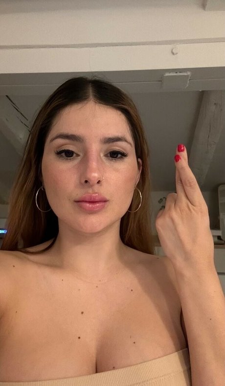 Redheadheidy pornstar erotic images