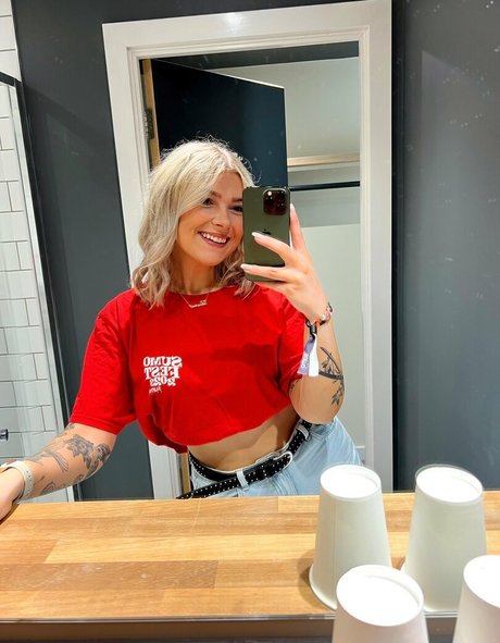 Emmalition model free pics