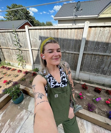 Emmalition Profile pic