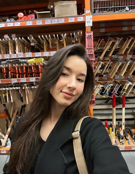 tasty ella nudes star photo