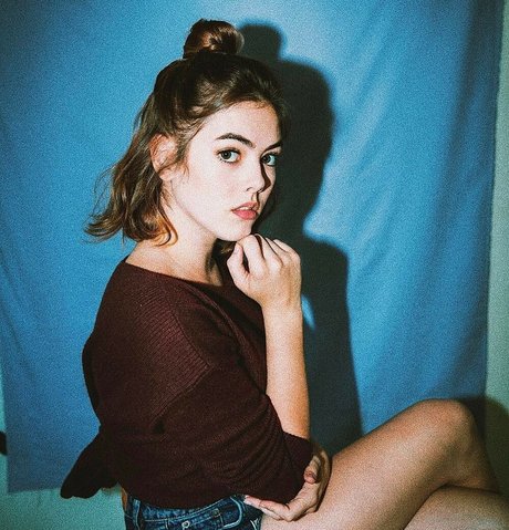 McKaley Miller star nude photo