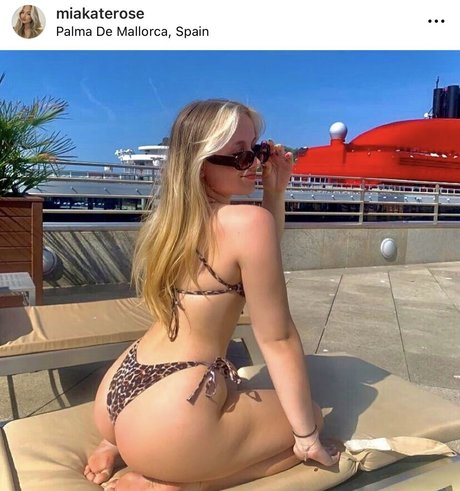 Mia Winward Dunn pornstar nice photo