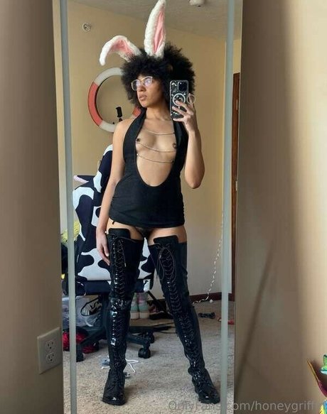 Honey Griffin hot actress photo