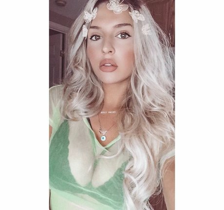 Hafiia Mira art pornstar images