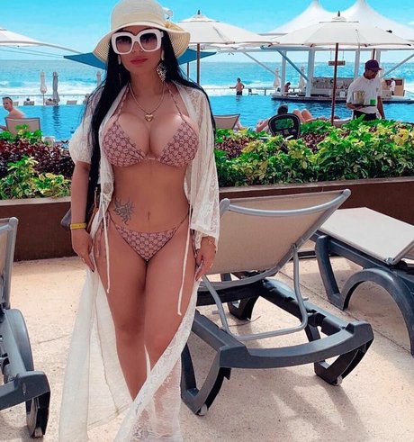 Ana Paulo Oliveira Influencer Milf perfect model pictures