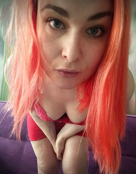 SarahofHorror model perfect archive