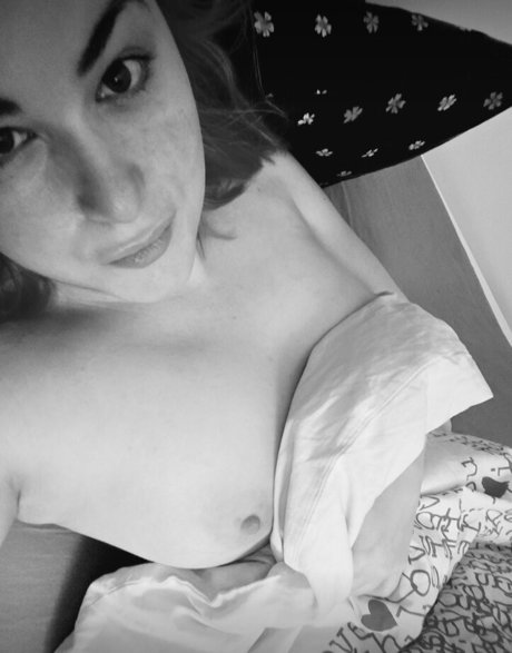 SarahofHorror model hd images