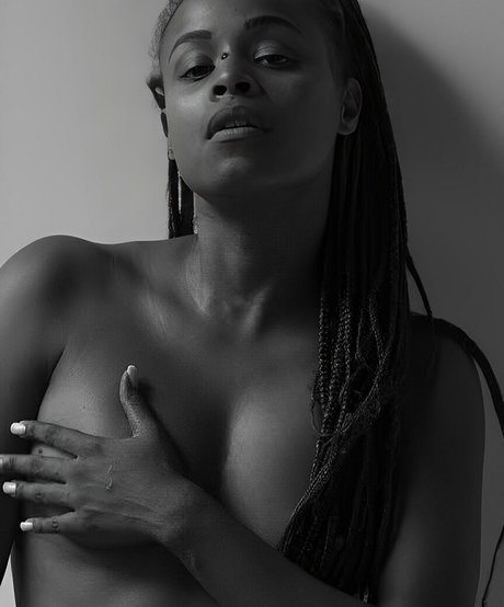 Roberta Rodrigues nude actress picture