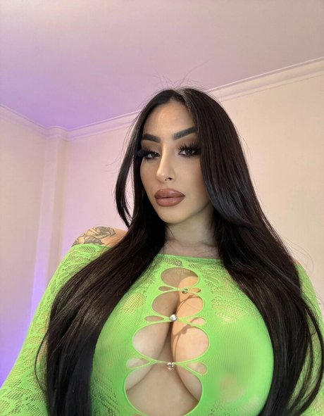 inescatarina naked star images