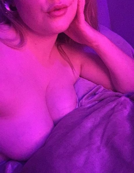 Brecht Apologist model erotic images