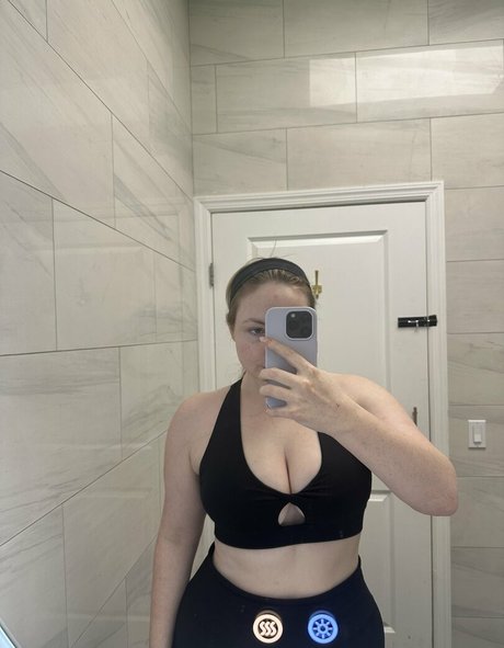 Brecht Apologist pretty star img