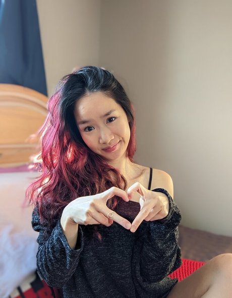 MarissaPeach model nude pictures