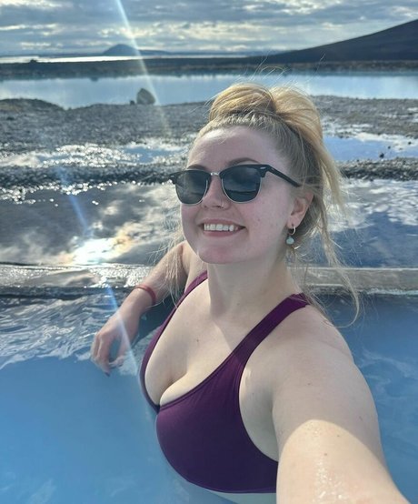 viewswithlou sexy star picture