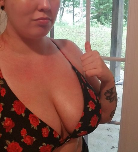 Ettaplace star hot pictures