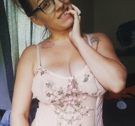 Feline Anchor exclusive model image