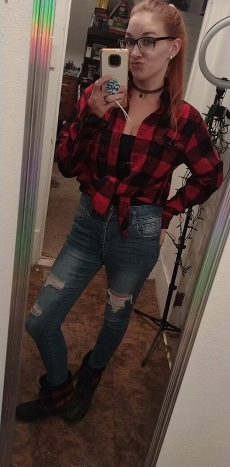 Feline Anchor model beautiful images