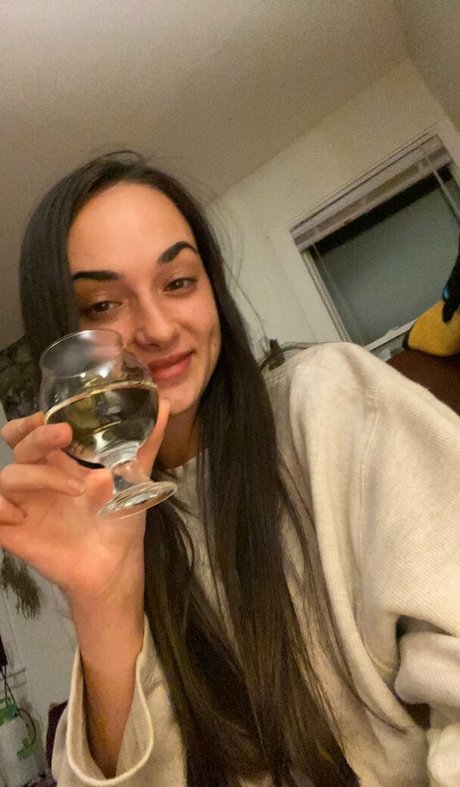 Emma Lilly star naked pic