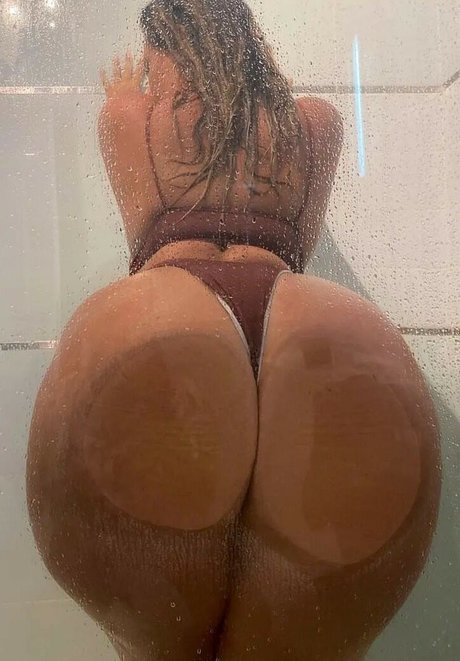 Hannah Olivia model pornographic pics