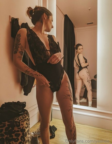 Amanda Atkinson pornstar erotic photo