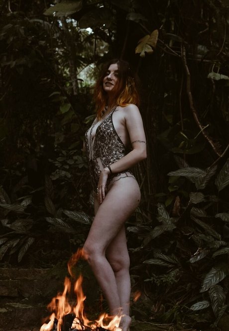 Amanda Atkinson erotic actress galleries