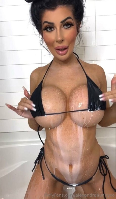 Alexandra Bunny naked pornstar image