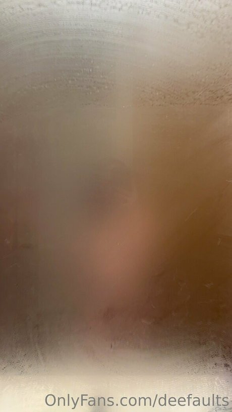 deefaults nude star images