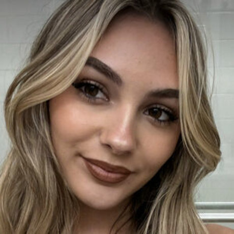 emmacaulfield18 beautiful actress pic