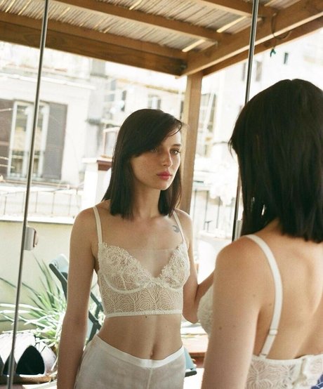 Alice Pagani star pornographic pic