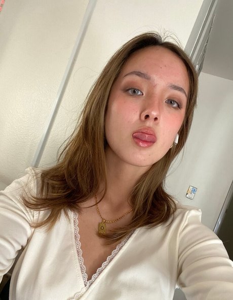 Earth s ASMR xxx star img