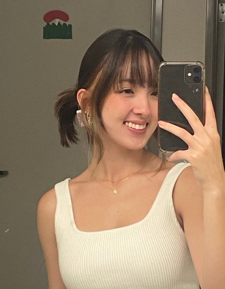 Earth s ASMR erotic star pic