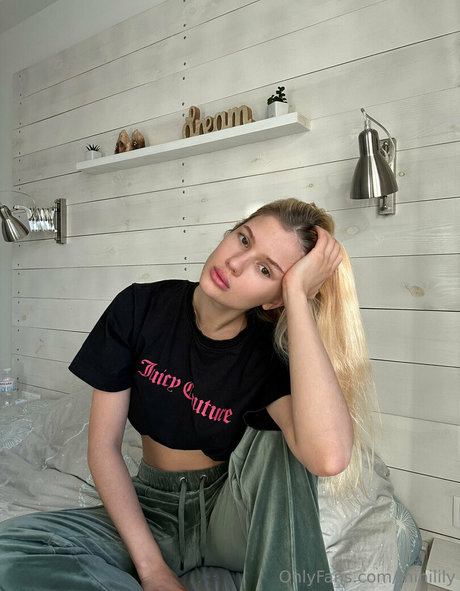 minilily free star image