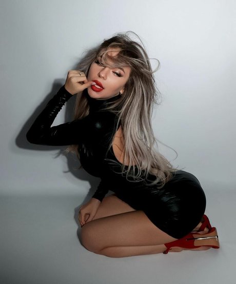 logviii model pornographic picture