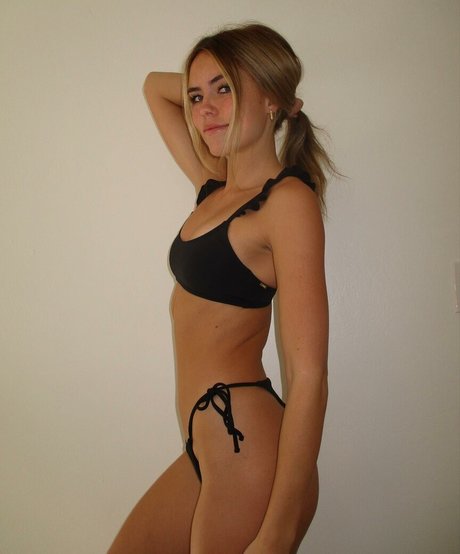 Asha McGinnis nice actress pic