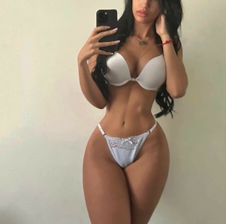 Naribnb hot star gallery