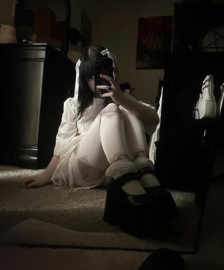 Spinechillx nudes actress image