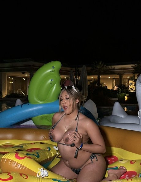 aaliyahssofficiall pornstar erotic pics